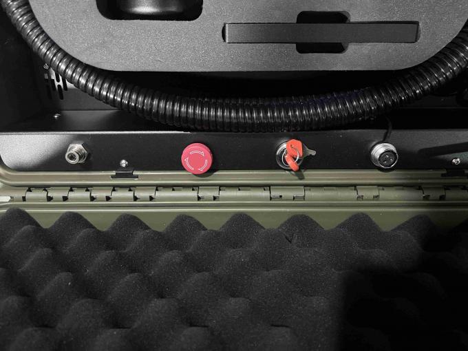 เครื่องทําความสะอาดเลเซอร์ไฟเบอร์กระเป๋าเดินทาง 200w 300w เครื่องกําจัดสนิม 6